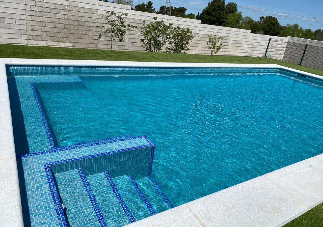Casa Con Piscina, Villa Alarilla Fuentiduena de Tajo エクステリア 写真